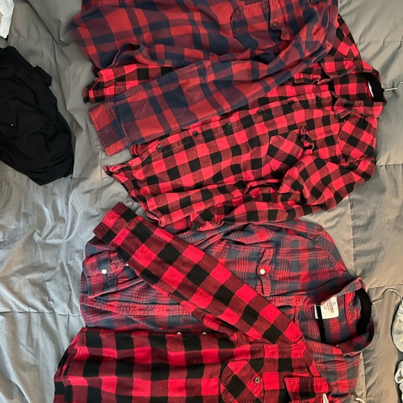 4 Large Red Flannel different prints for winter priced for all 4 - Picture 7 of 7